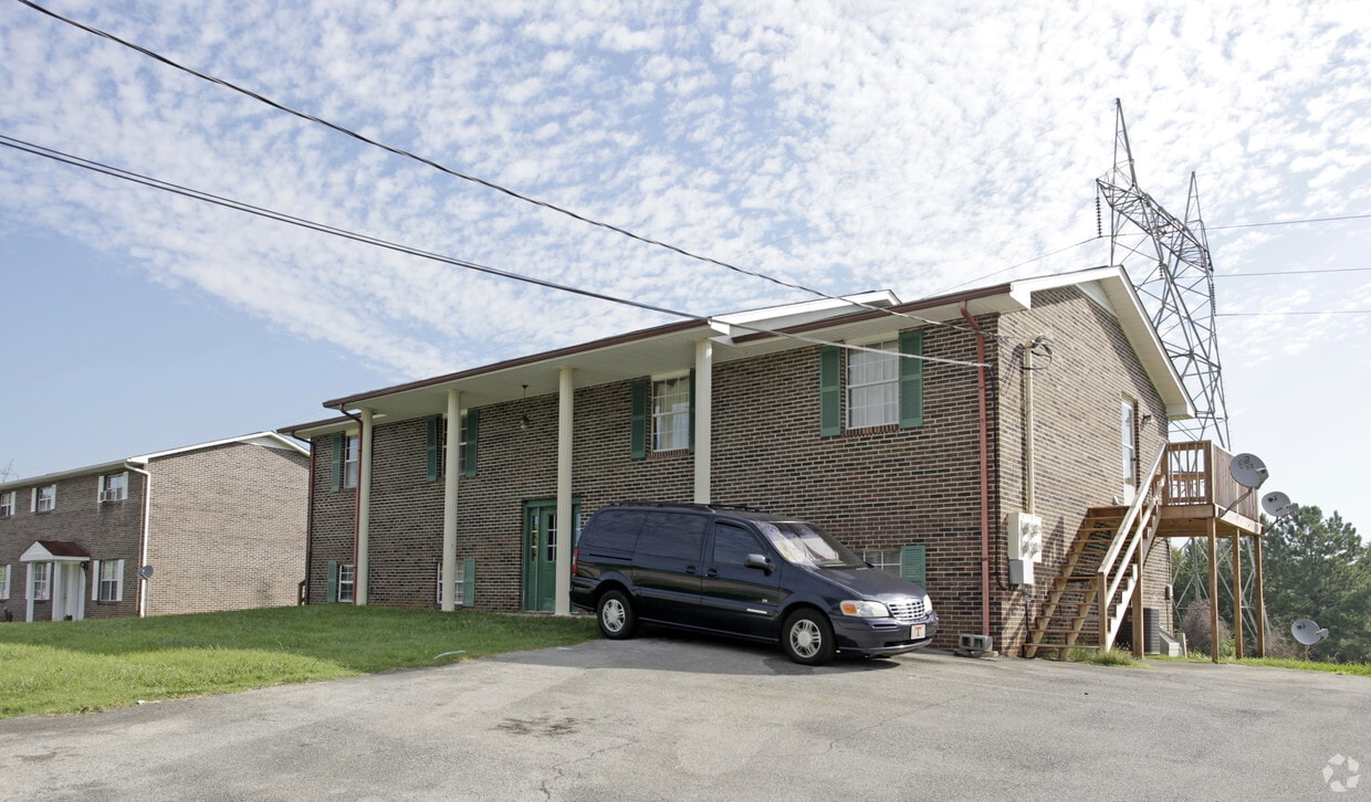 Primary Photo - 300-600 Avery Dr