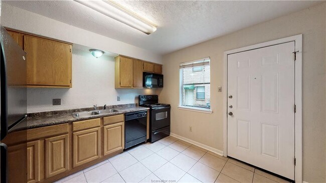 Foto del edificio - 202 Lincoln Ave