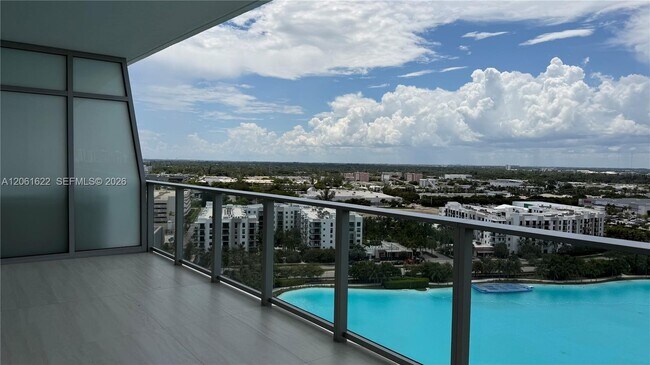 Foto del edificio - 2411 Laguna Cir