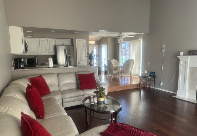 Foto del edificio - $2,380 per month- 2 Bed/2 Bath Condo in No...