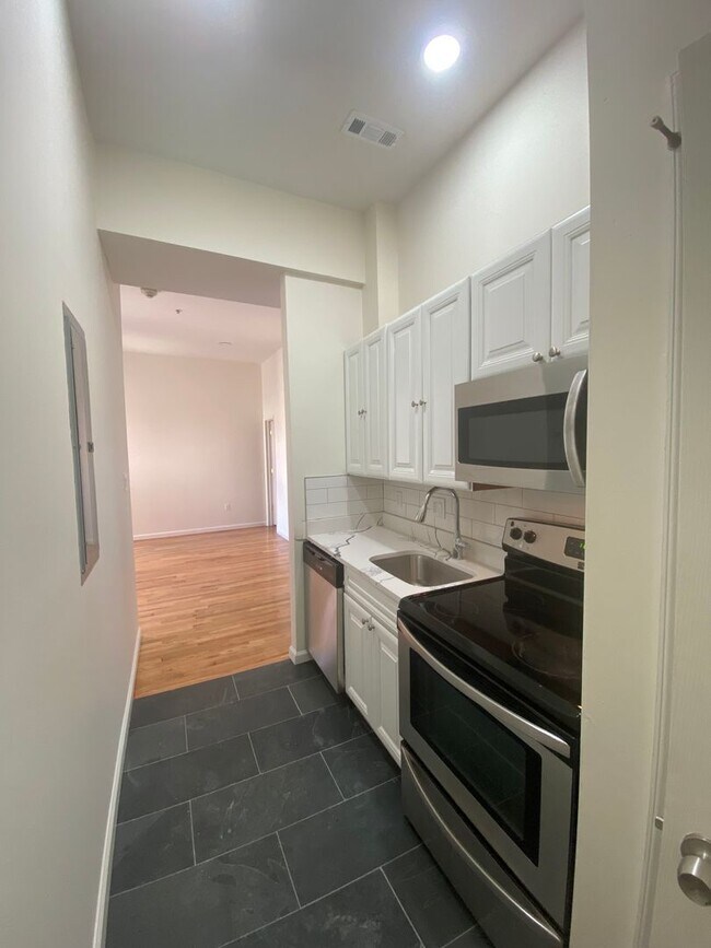 Building Photo - 1932 N 7th St