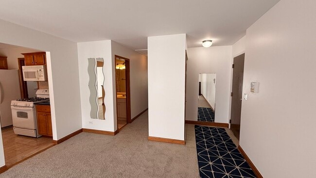 Building Photo - 220 Oak Knoll Ct