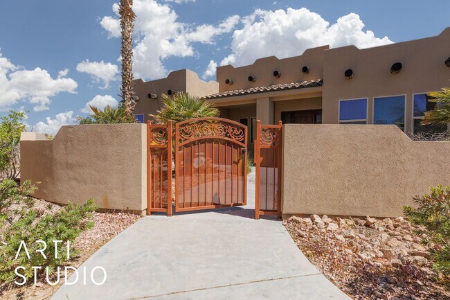 Foto del edificio - Beautiful 4 Bedroom, 3.5 Bath Home in Scenic