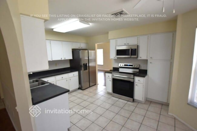 Foto del edificio - 11702 Branch Mooring Dr