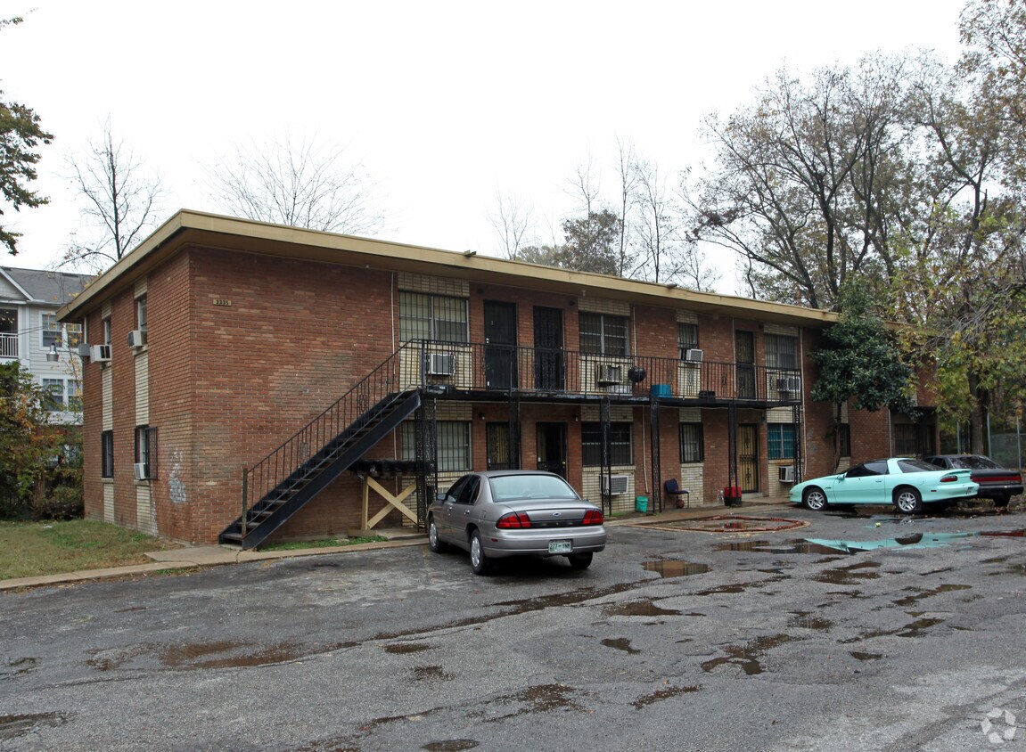 Primary Photo - 3335 Henry Ave