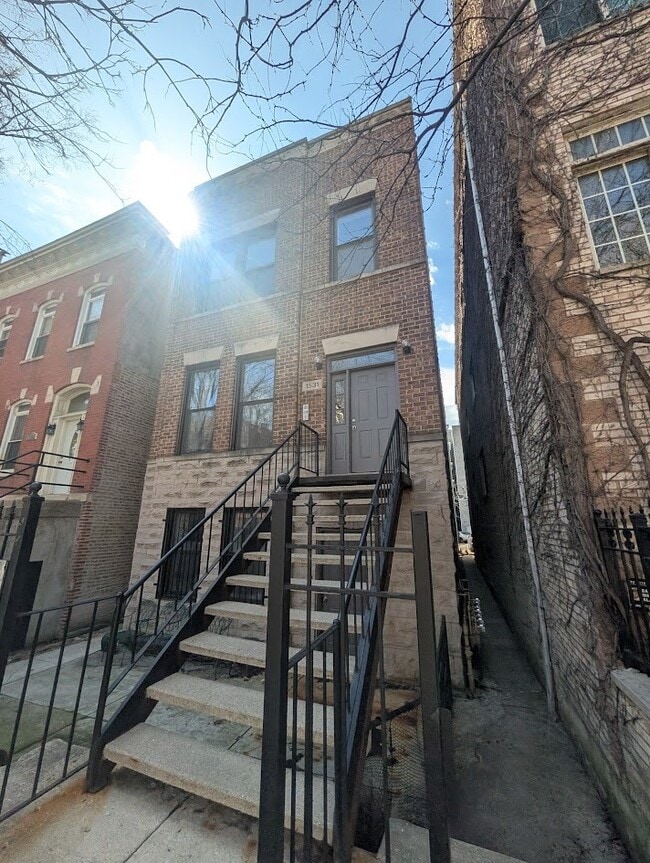 Building Photo - 1531 W Thomas St