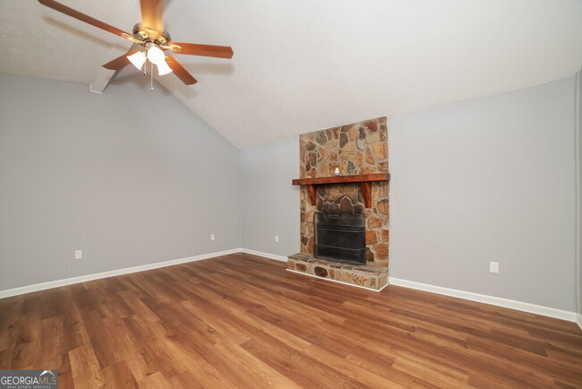 Foto del edificio - 6513 Mitchell Ln SW