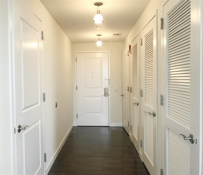 Foto del edificio - 56 Beacon Way