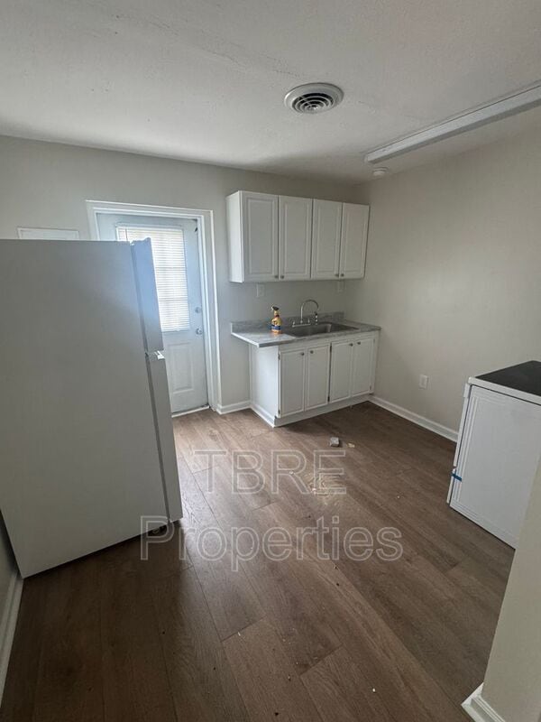 Foto del edificio - 6785 Mud River Rd