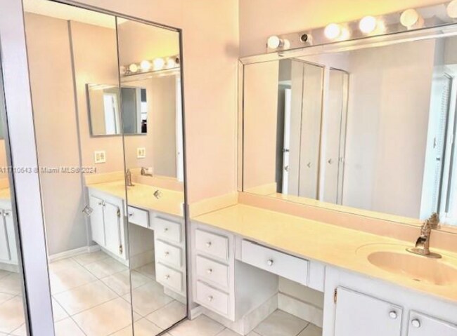 Foto del edificio - 3731 N Country Club Dr