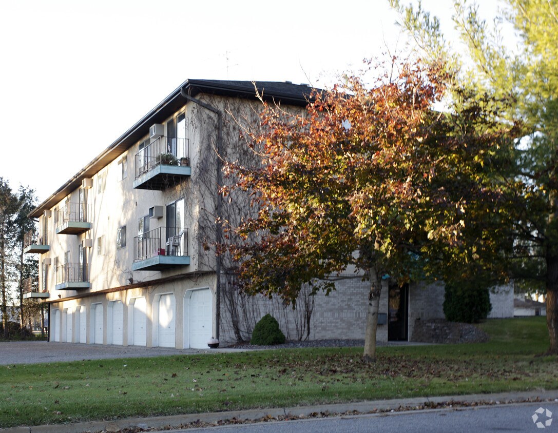 Building Photo - 2218 7th St N