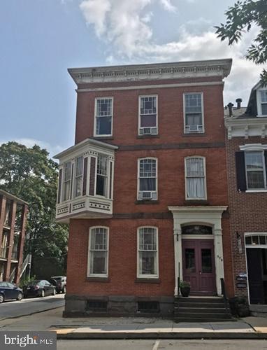 Foto del edificio - 378 E Market St