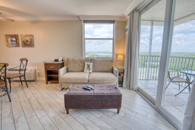 Foto del edificio - 5600 Bonita Beach Rd SW