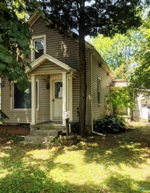 Primary Photo - 379 E Perry St