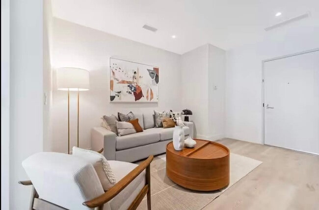 Foto del edificio - 239 SW 9th St