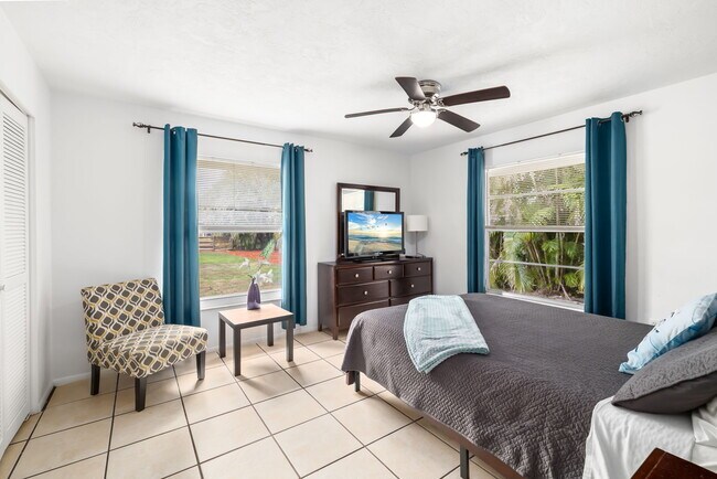 Foto del edificio - 4008 Groveland Ave