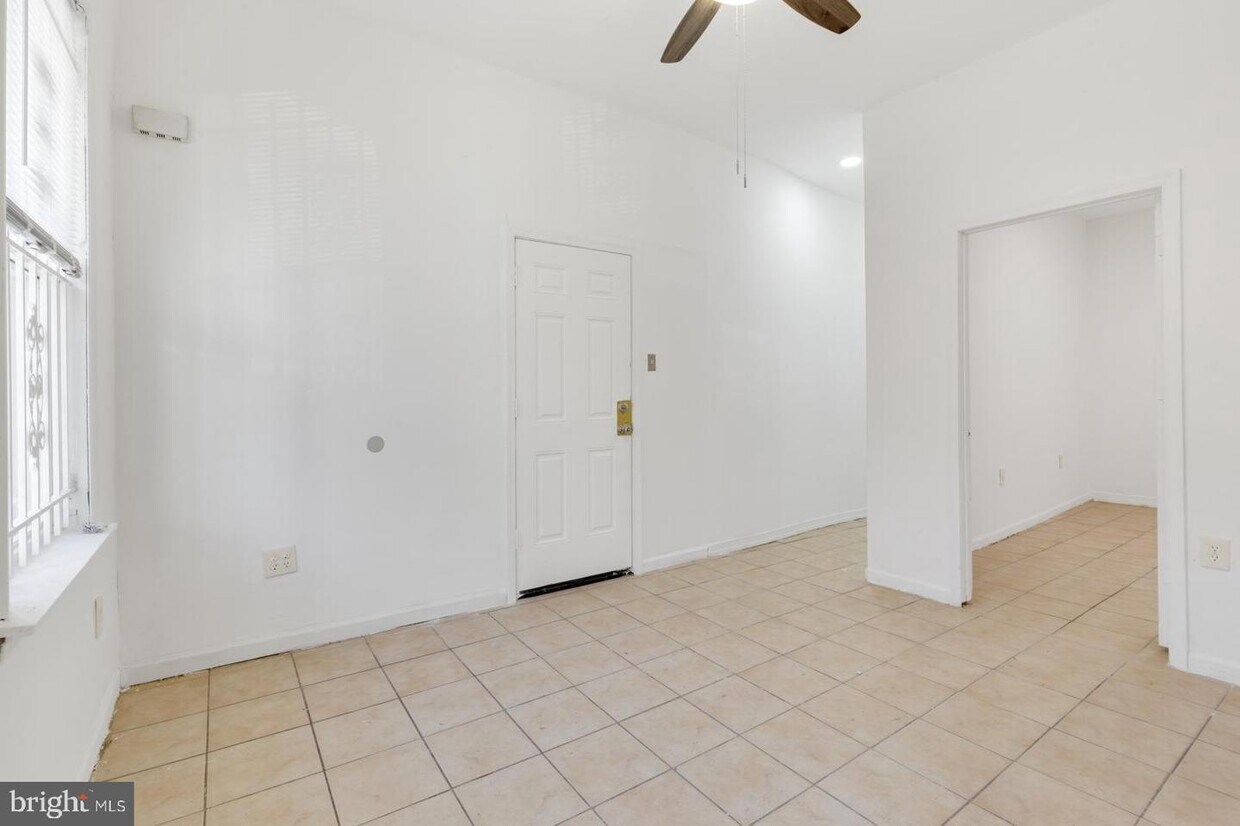 Primary Photo - 1806 E Huntingdon St