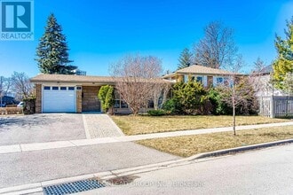 Building Photo - 28 Kingslake Rd