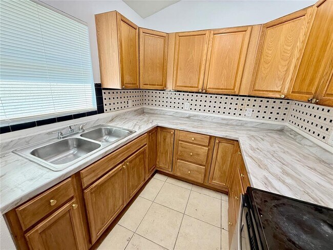 Foto del edificio - 1427 45th Ave Cir W