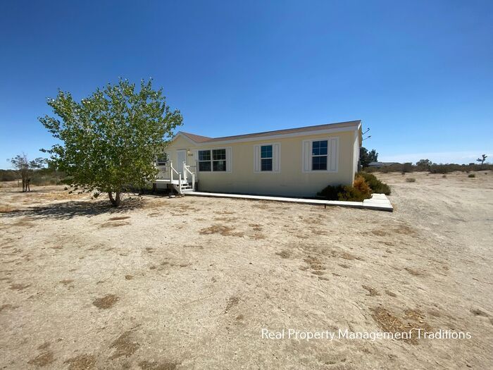 Primary Photo - 4 + 2 in Littlerock, CA on 2.5 acres!!!