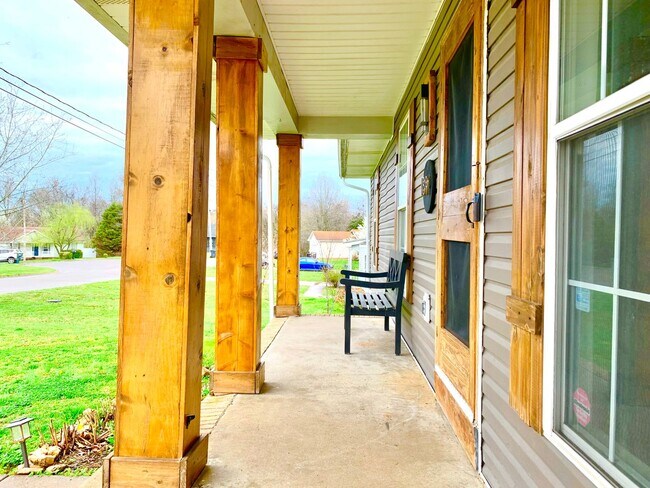 Building Photo - 189 Oak Tree Dr