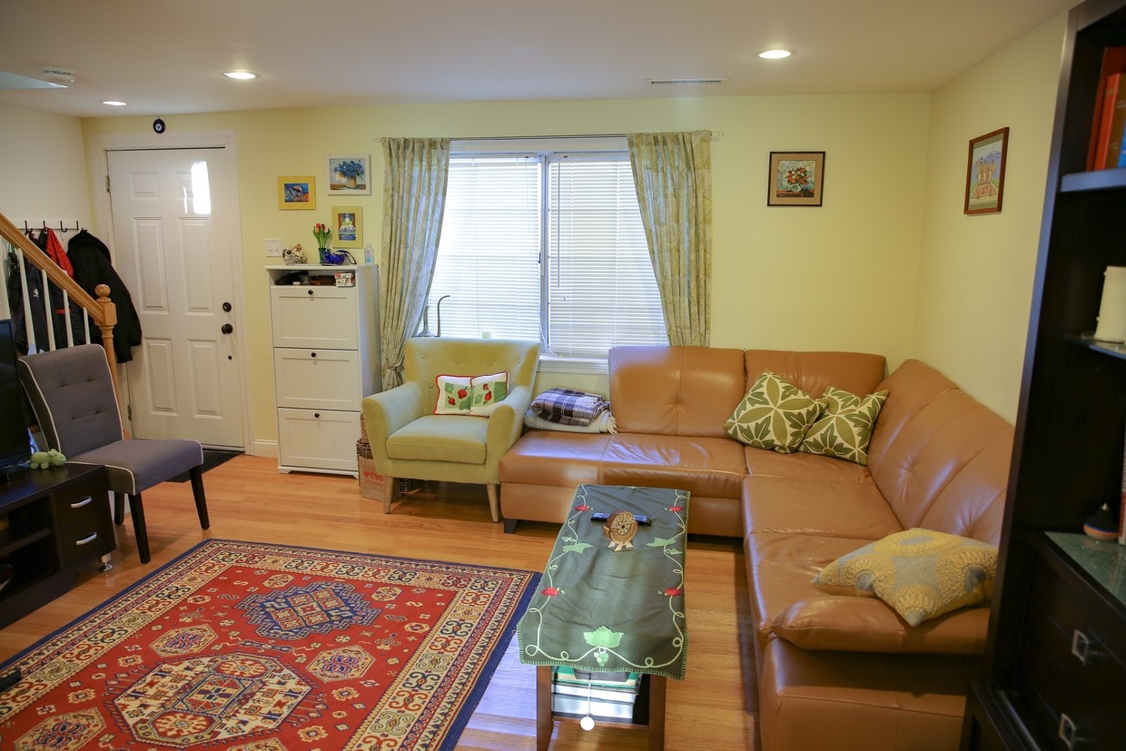 50 Roberts Dr, Bedford, MA 01730 Townhome Rentals in Bedford MA