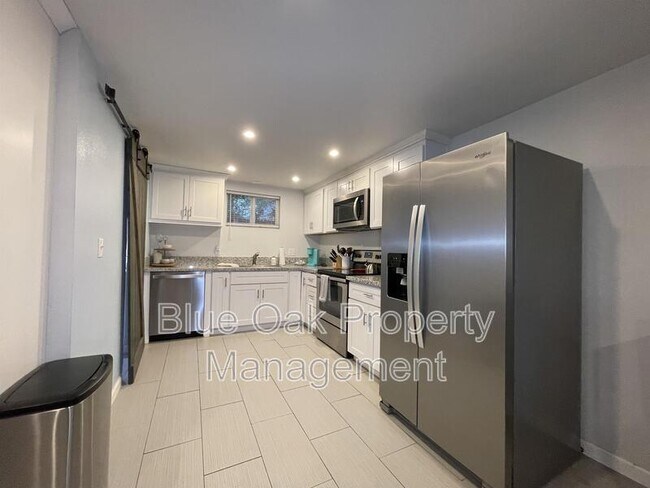 Foto del edificio - 631 1/2 Oak Lawn Ave