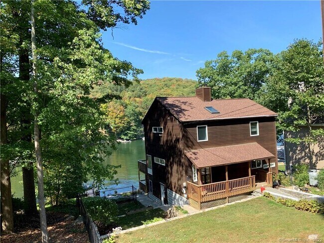 Building Photo - 11 Candlewood Rd