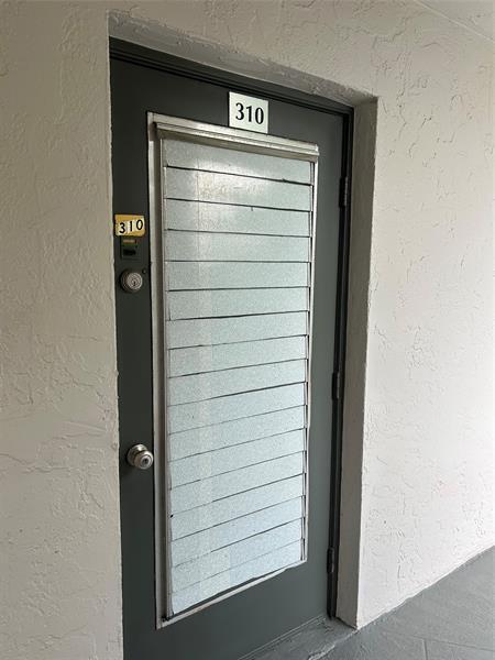 Foto del edificio - 9100 Lime Bay Blvd