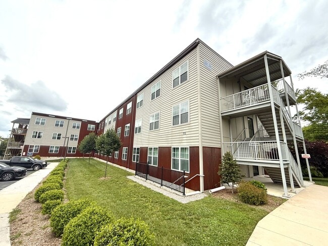 Interior Photo - Creekside