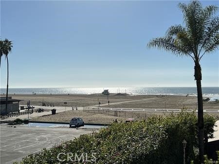 Primary Photo - 723 Palisades Beach Rd