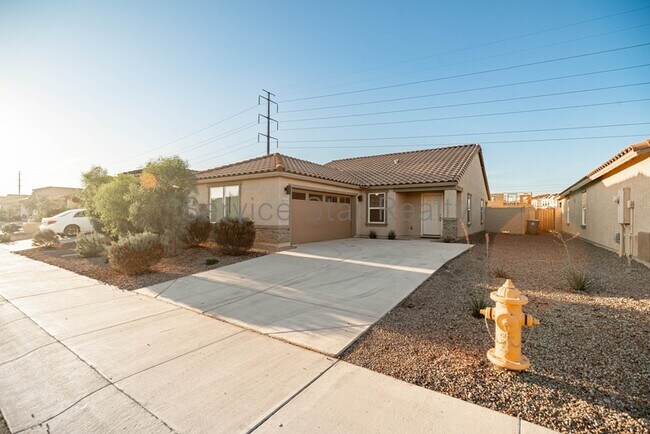 Foto del edificio - 24516 W Pima St