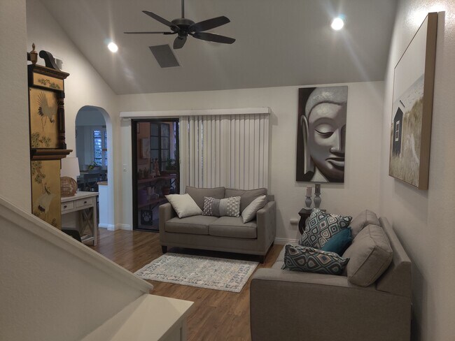 Building Photo - 12732 Madrid Ct
