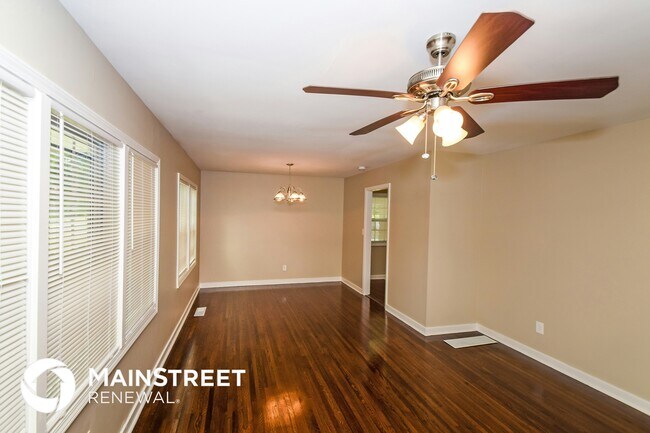 Building Photo - 1328 Orlando Cir NE