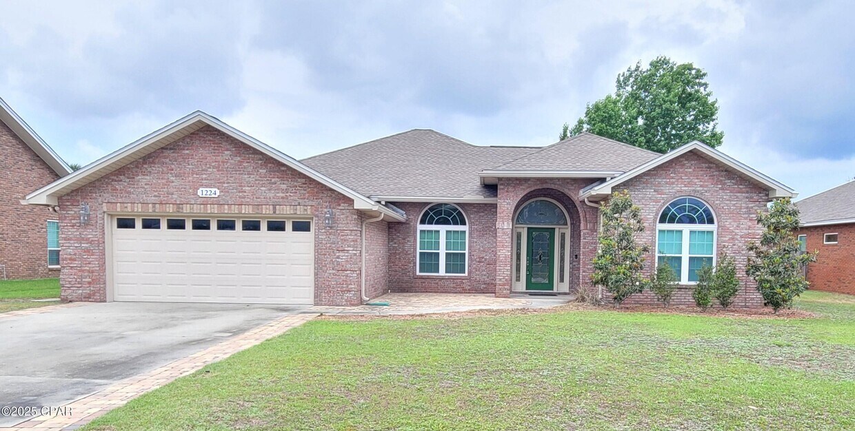 Primary Photo - 1224 Huntington Ridge Rd