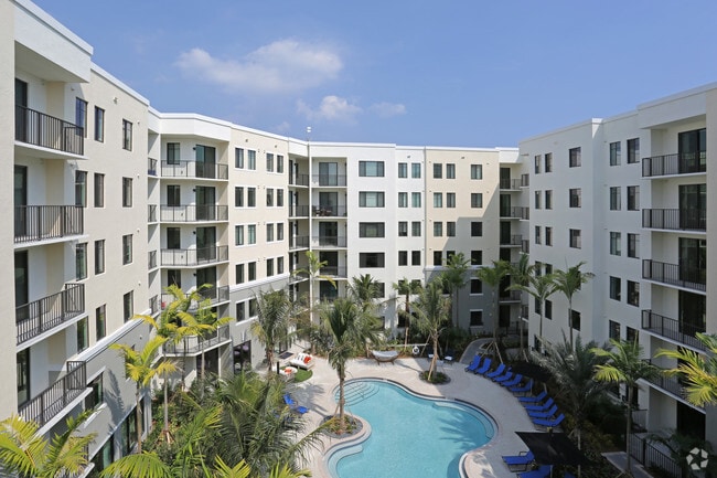 Community - Advenir at Lighthouse Point