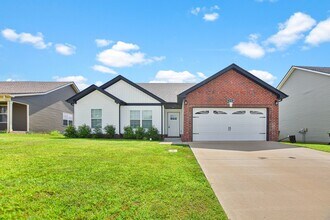 Building Photo - 410 Irish Hls Dr