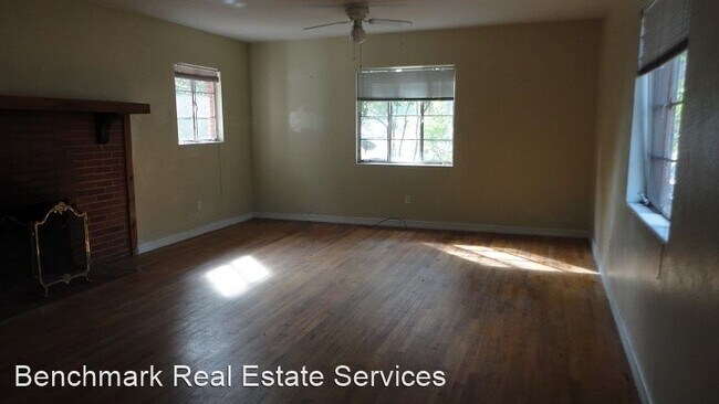 Building Photo - 3 br, 1 bath House - 2310 W. Tennessee St.