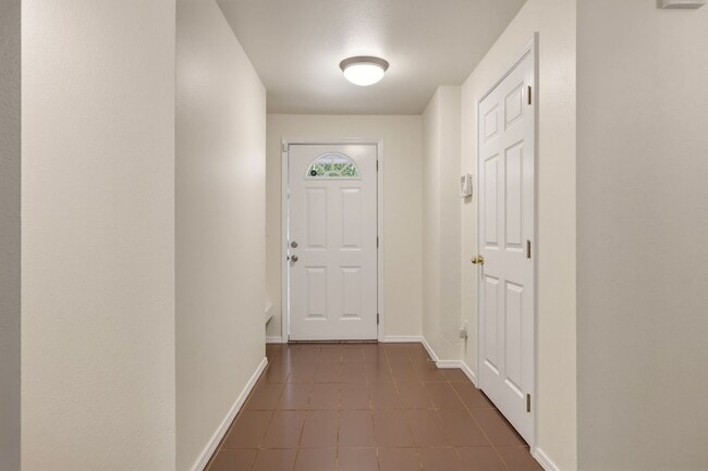 Building Photo - Beautifully Updated 3-Bedroom Rambler with Open Floor Plan & Private Fenced Yard