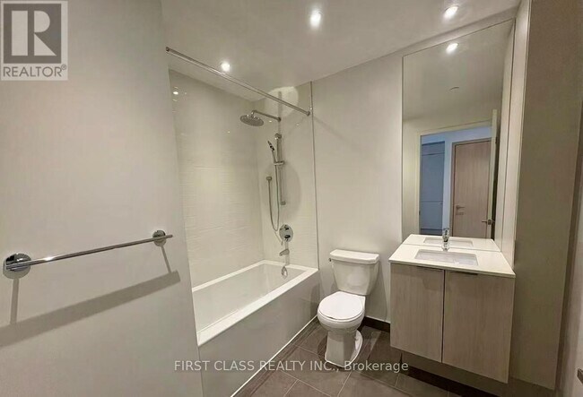 Photo du bâtiment - 448 Burnhamthorpe Rd W