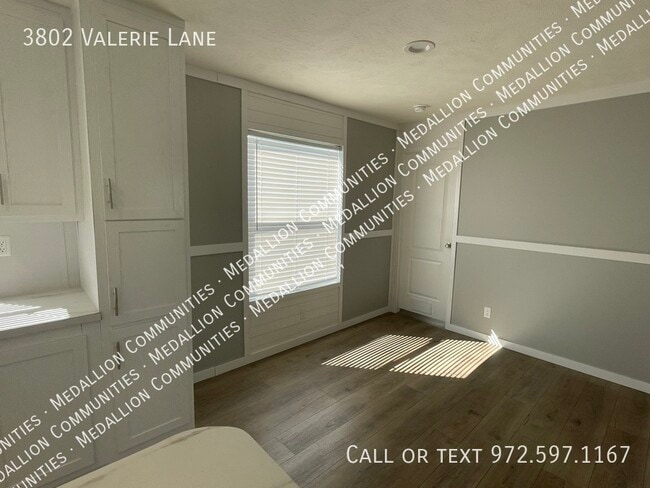 Foto del edificio - 3802 Valerie Ln