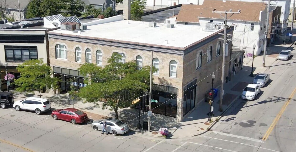 Primary Photo - 5002 7th Ave