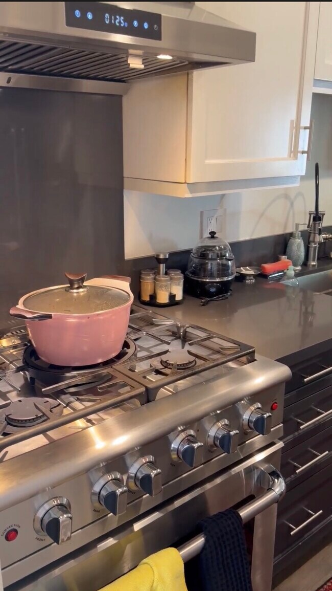 Foto del edificio - 1328 Londonderry View Dr