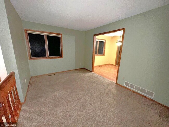 Building Photo - 502 Prairie Ln