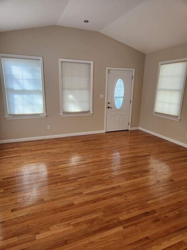 Foto del edificio - 5705 Longfellow St