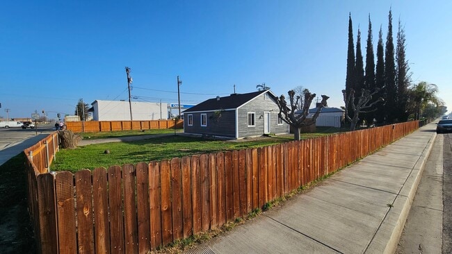 Building Photo - 2034 1st St