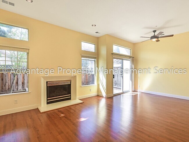 Building Photo - 3060 Bolero Ct