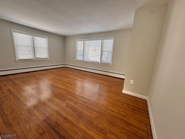 Building Photo - 156 E Prospect St