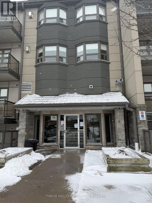 Building Photo - 9 Jacksway Crescent