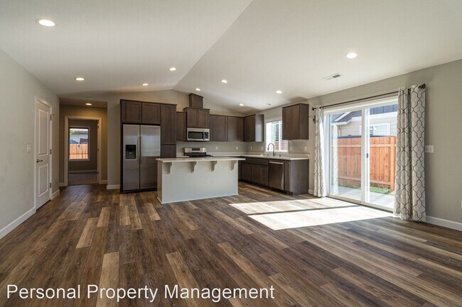 Foto del edificio - 3 br, 2 bath House - 9607 NE 25th Ave